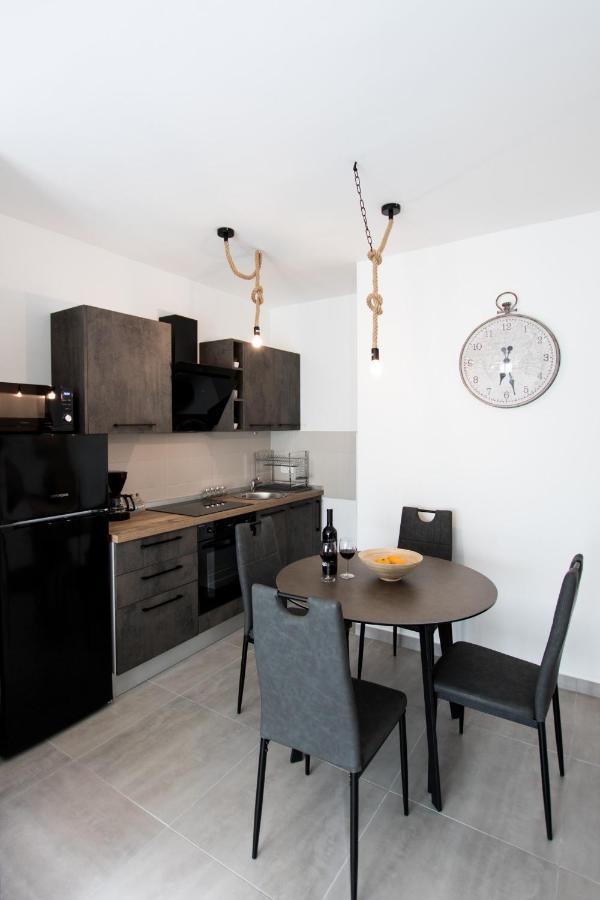 4 * Apartment Sunset Close To The Sea Kaštela エクステリア 写真
